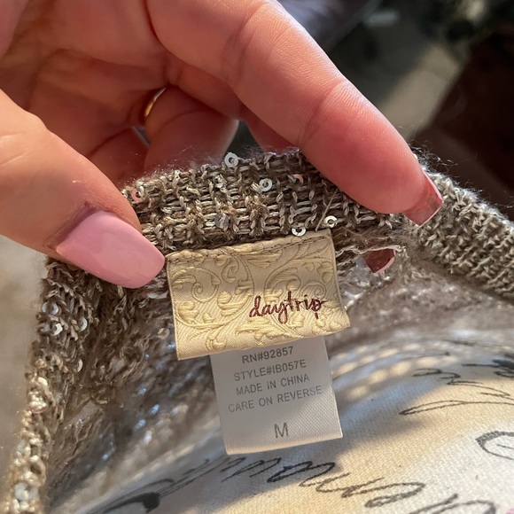 Sequin champagne sweater - Picture 3 of 3